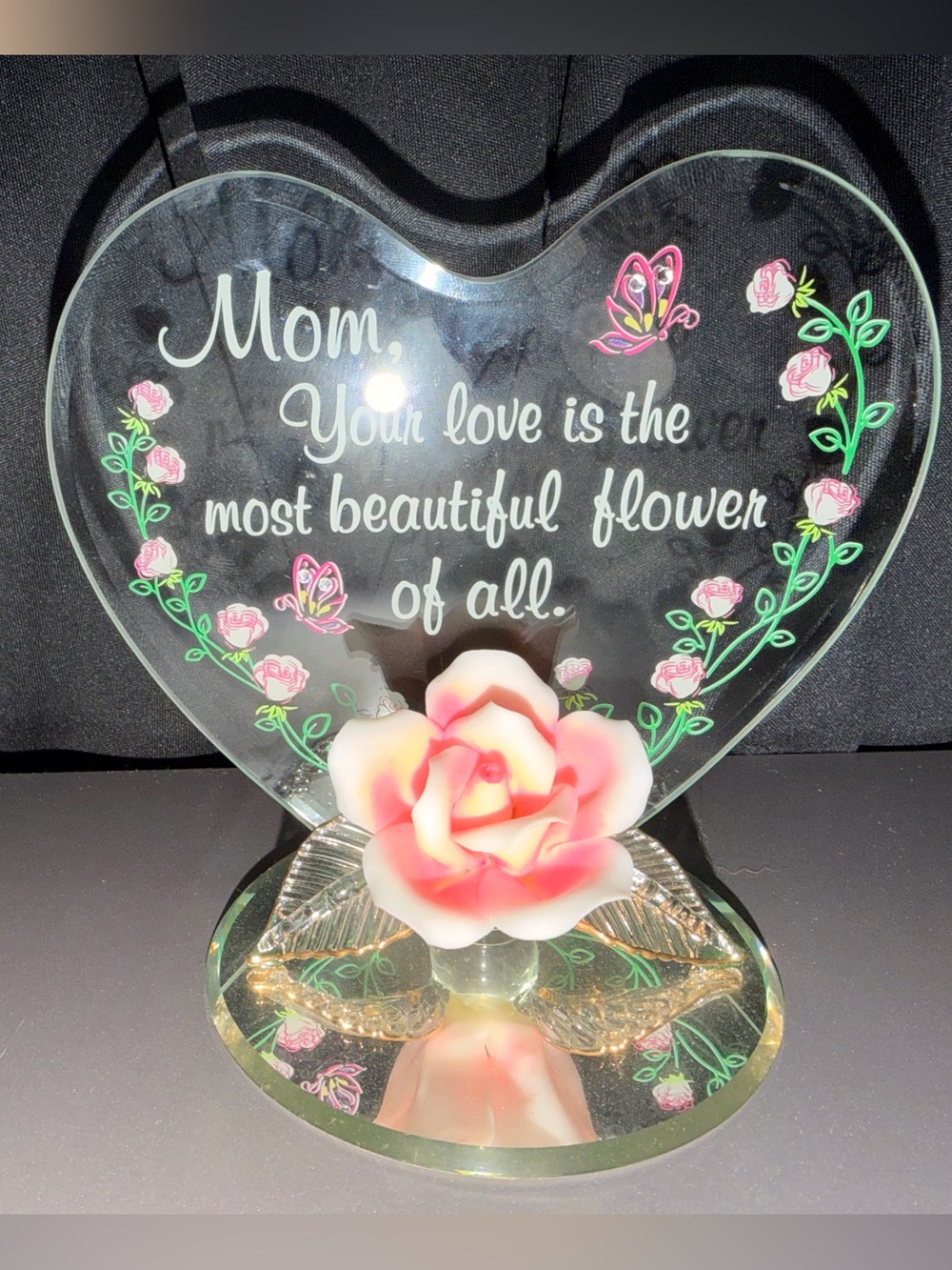 Mother’s heart collectible 4.5” tall 5” wide by Glass Baron